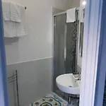 Panzió B & 4*