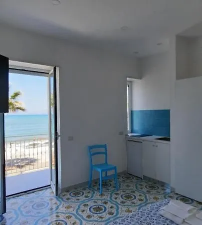 B & Beach Bed & Breakfast