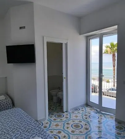 Bed & Breakfast B & Beach *