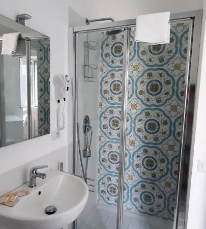 B & أغروبولي