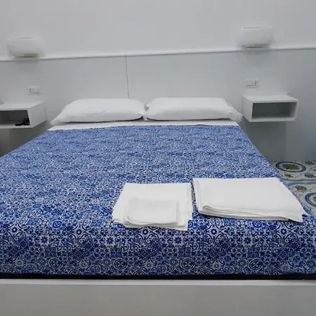 فندق مبيت وإفطار B & 4*