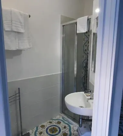 فندق مبيت وإفطار B & 4*