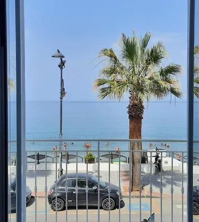 Bed & Breakfast B & Beach *