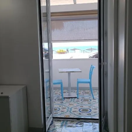 B & فندق مبيت وإفطار أغروبولي