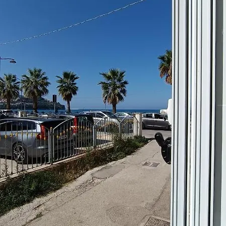 B & Beach