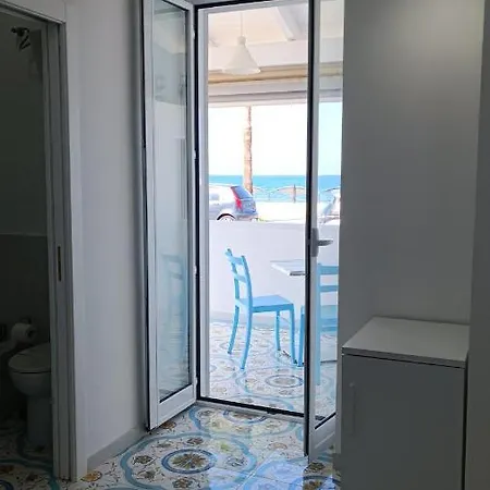 B & Beach Bed & Breakfast