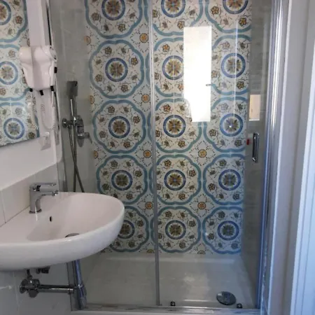 Panzió B &
